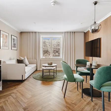 Enter St Elisabeth & Hotel 4*