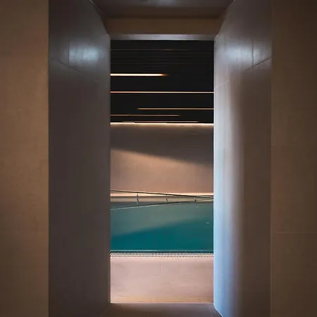 Enter St Elisabeth & Hotel