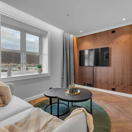 Enter St Elisabeth &