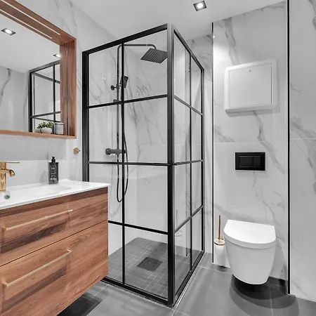 Enter St Elisabeth & 트롬쇠