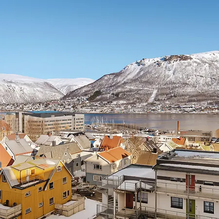 Enter St Elisabeth & Tromsø