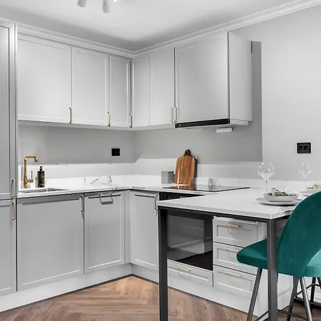 Enter St Elisabeth &