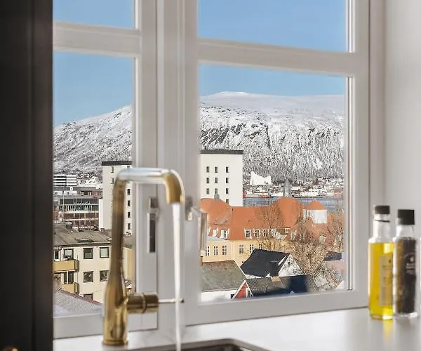 Enter St Elisabeth & Tromsø