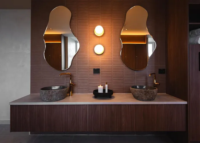 Enter St Elisabeth &