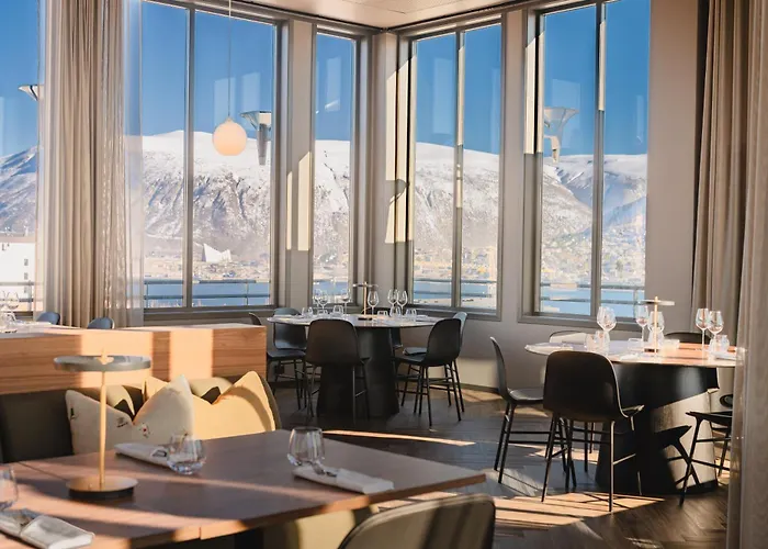 Enter St Elisabeth & 4*