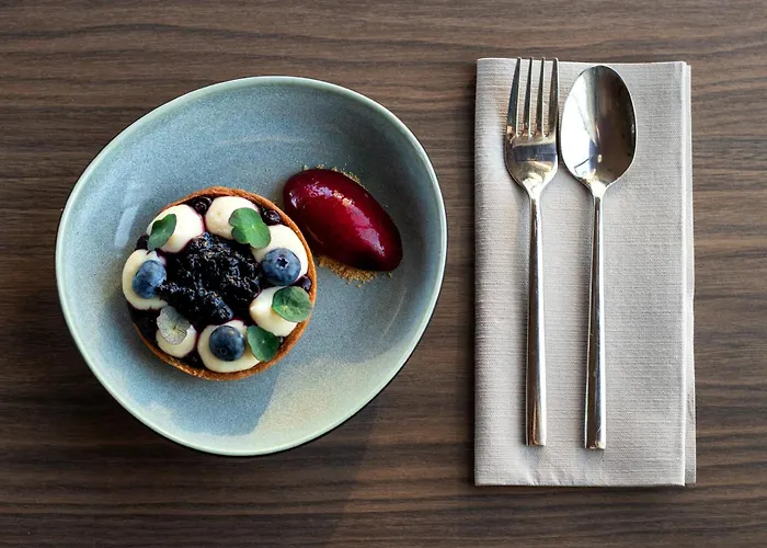 Enter St Elisabeth & Tromsø