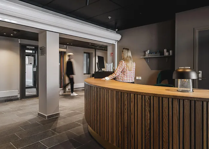 Enter St Elisabeth &