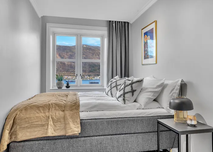 Enter St Elisabeth & 4*