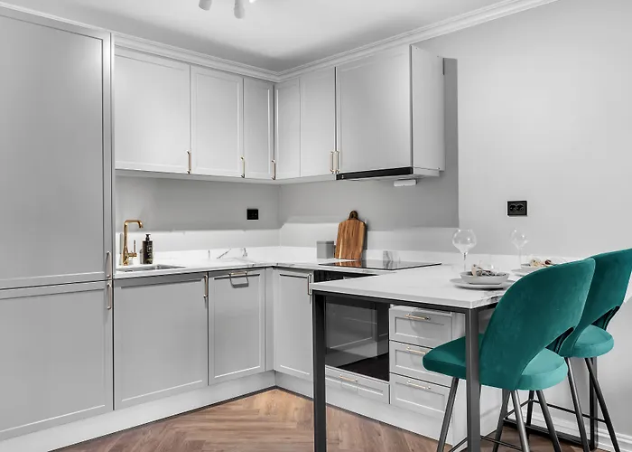 Enter St Elisabeth &