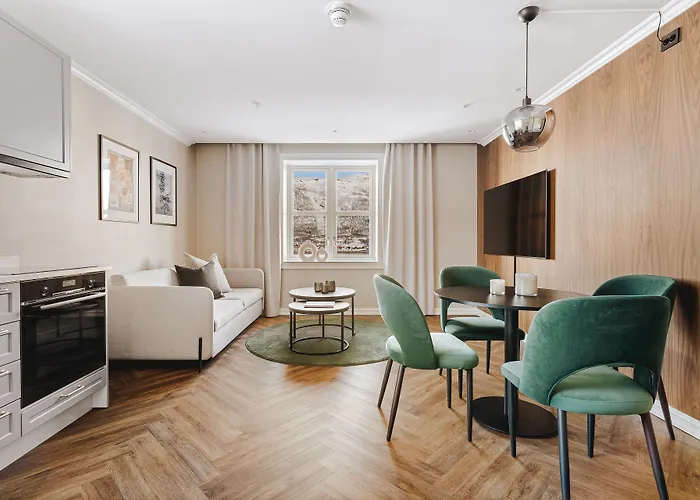 Enter St Elisabeth &