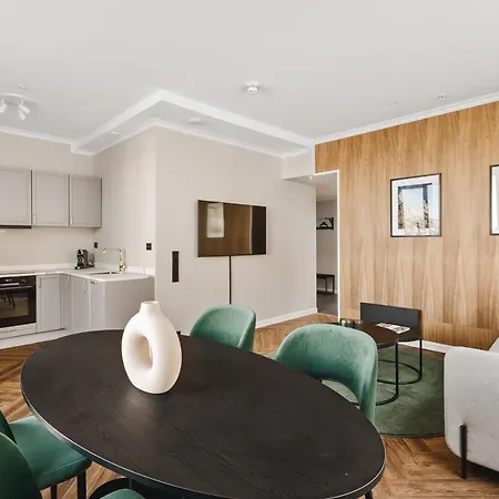 Enter St Elisabeth & Hotel