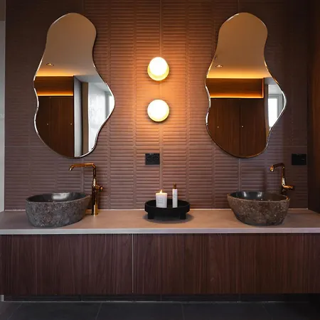 Enter St Elisabeth &