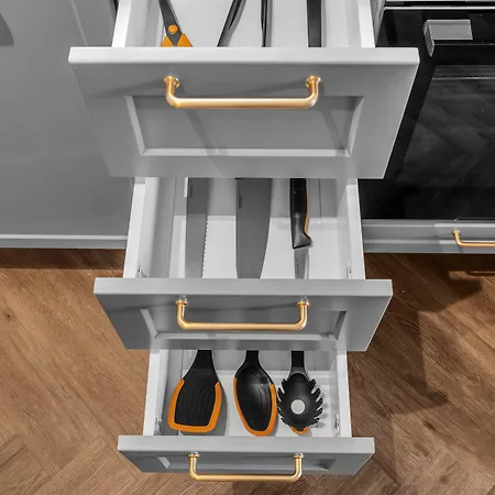 Enter St Elisabeth & Hotel